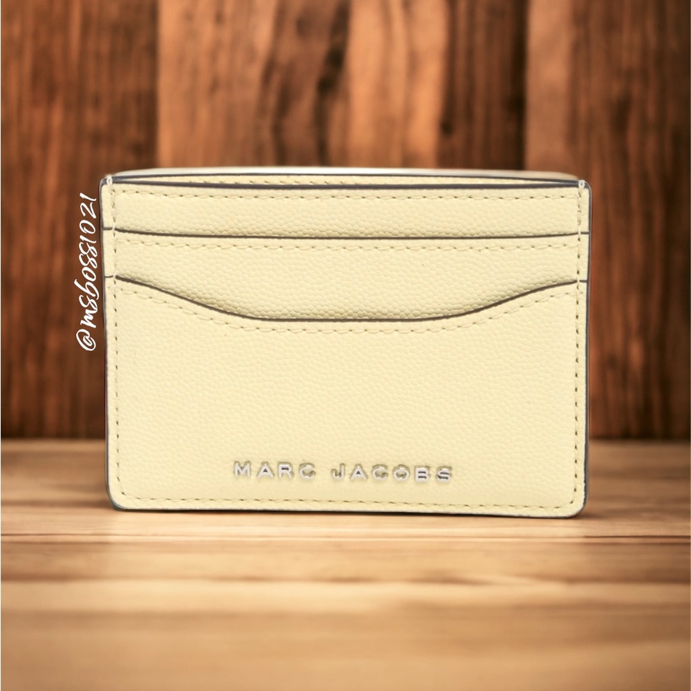 Marc Jacobs Cardholder in Vanilla BRAND NEW